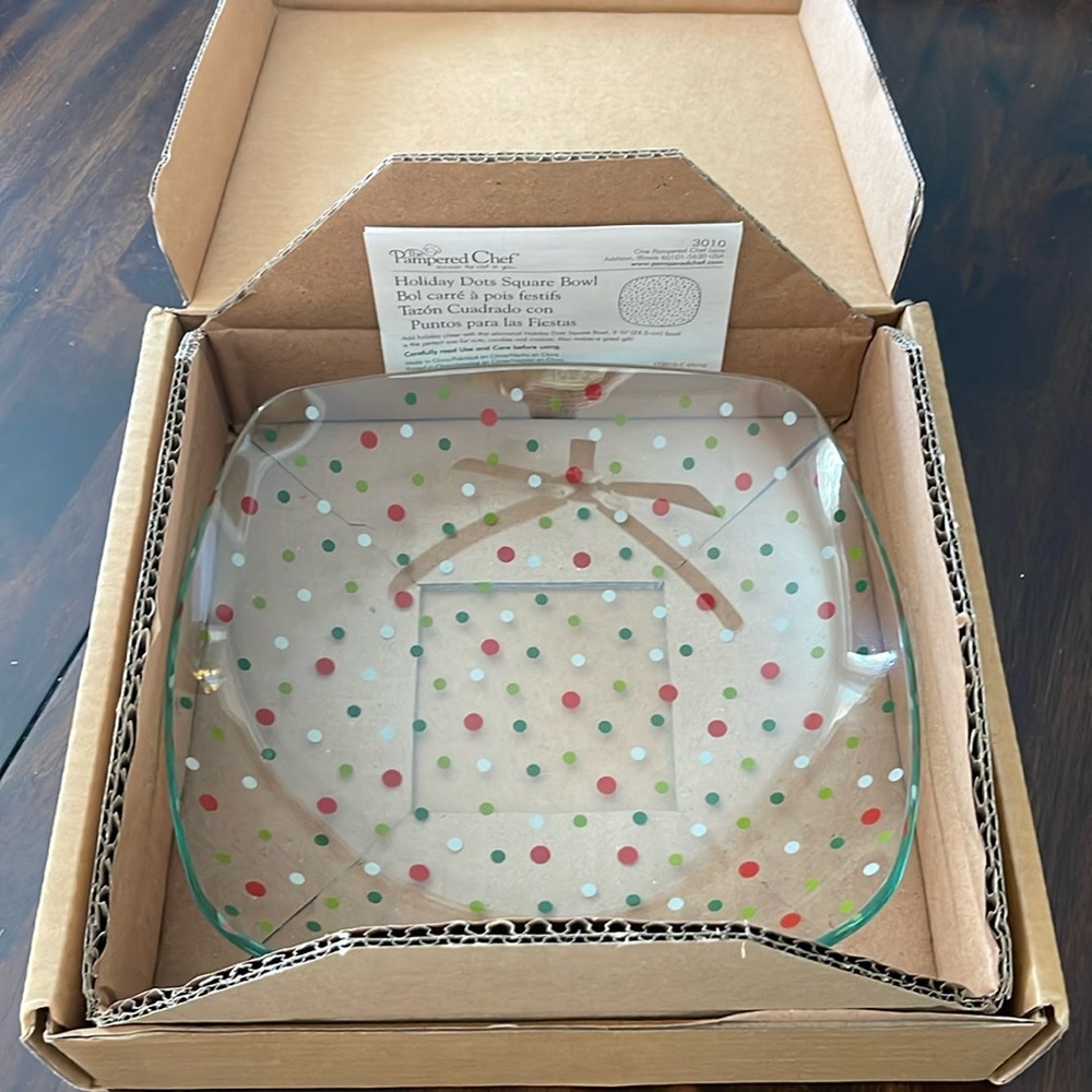 Pampered Chef Holiday Dots Square Bowl New In Box